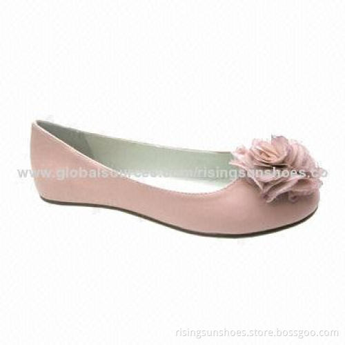 Women's Flat Casual Shoe, Round Toe Ballerina with Yarn Flower Ornament, Good Design for Girls